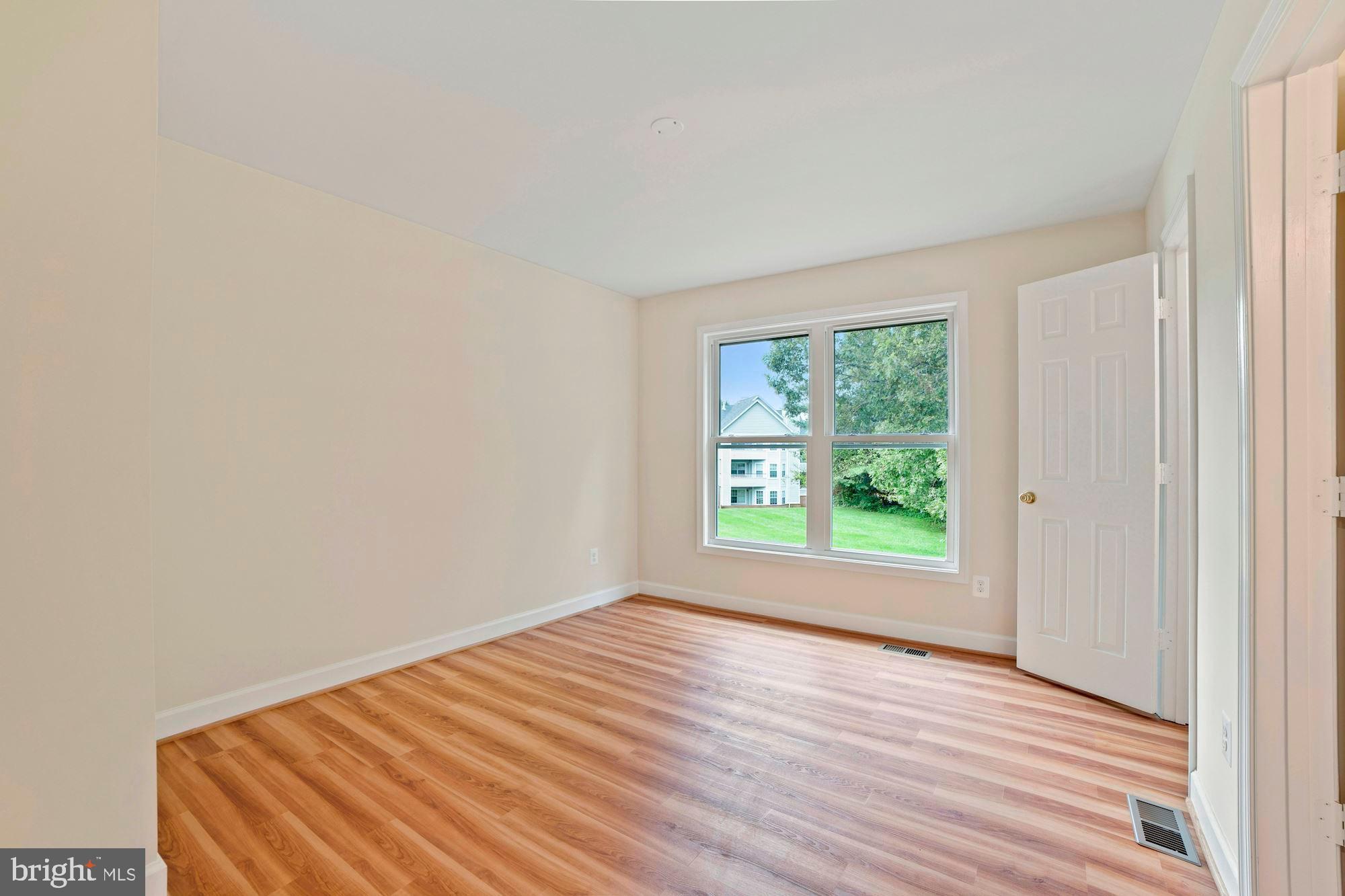 KINGSTOWNE - Residential Lease