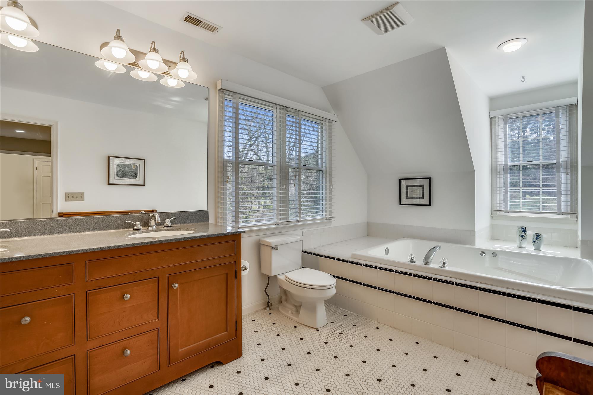 CENTREVILLE - Residential