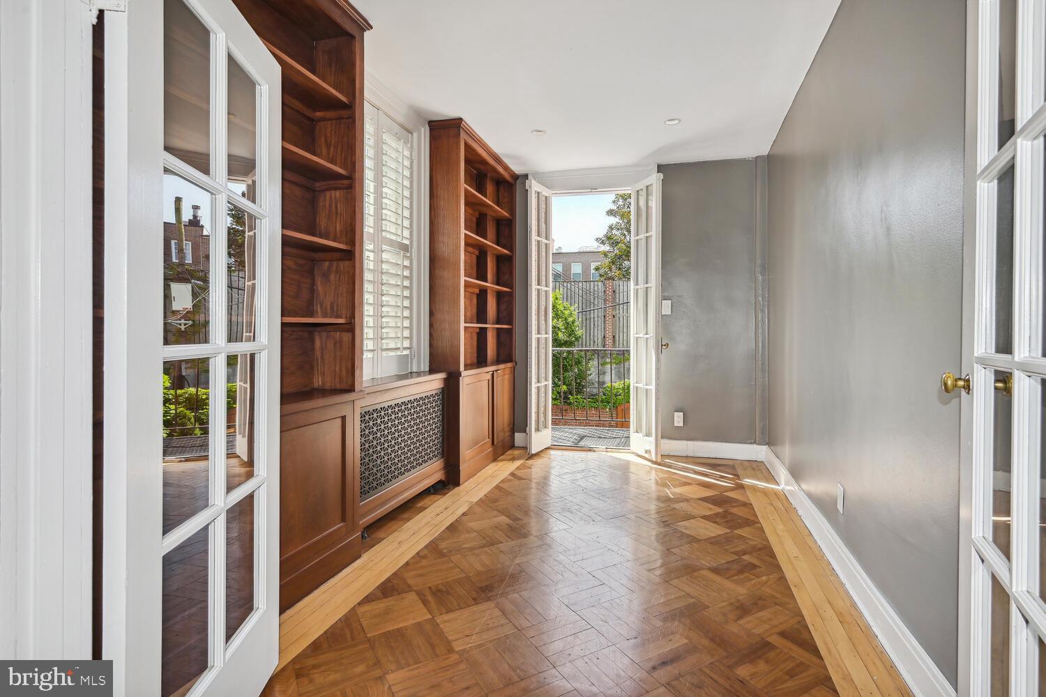 GEORGETOWN - Residential
