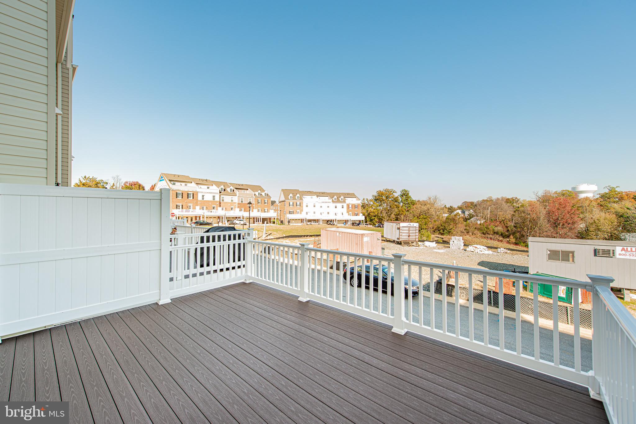 STRAWBRIDGE COMMONS - Residential