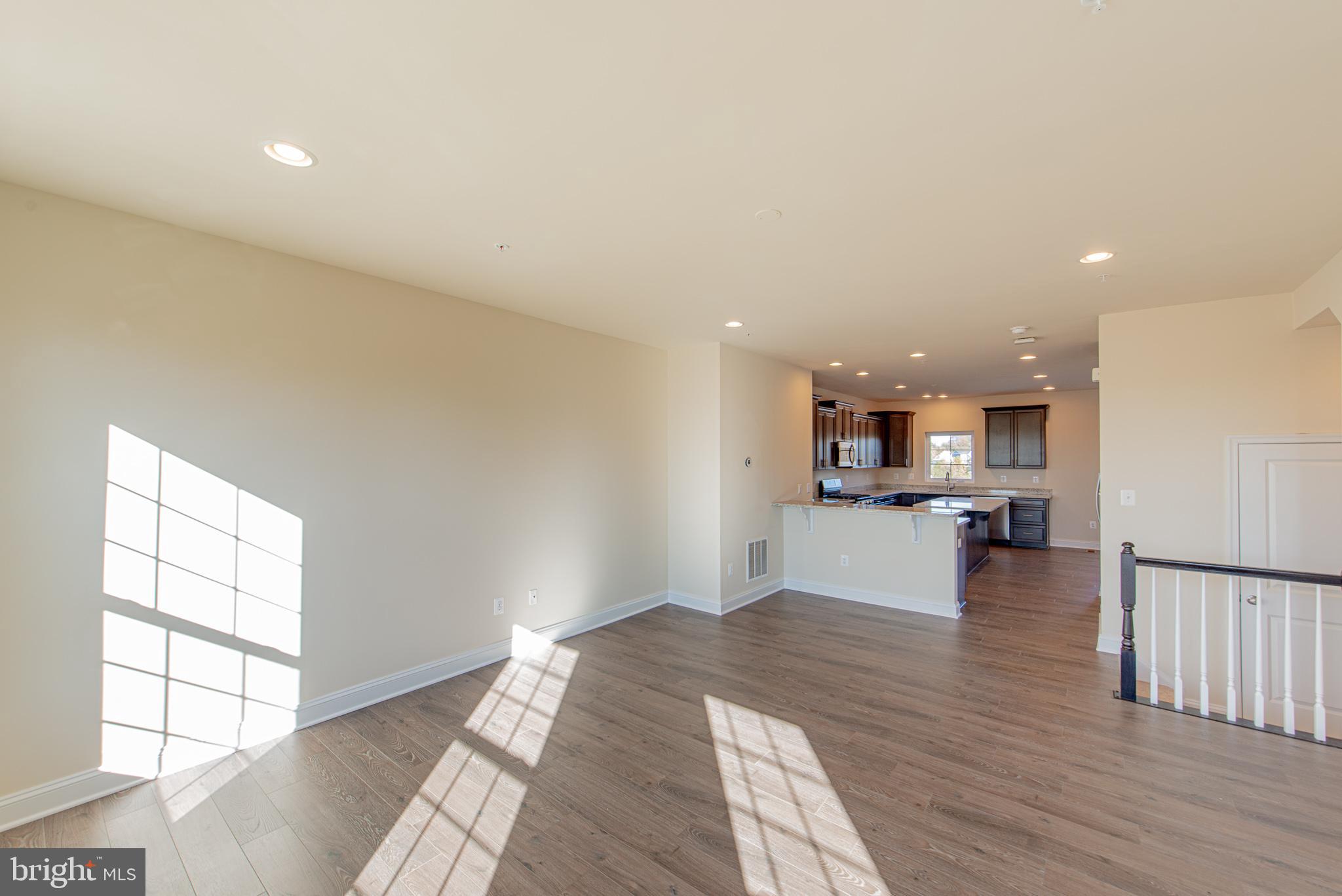 STRAWBRIDGE COMMONS - Residential