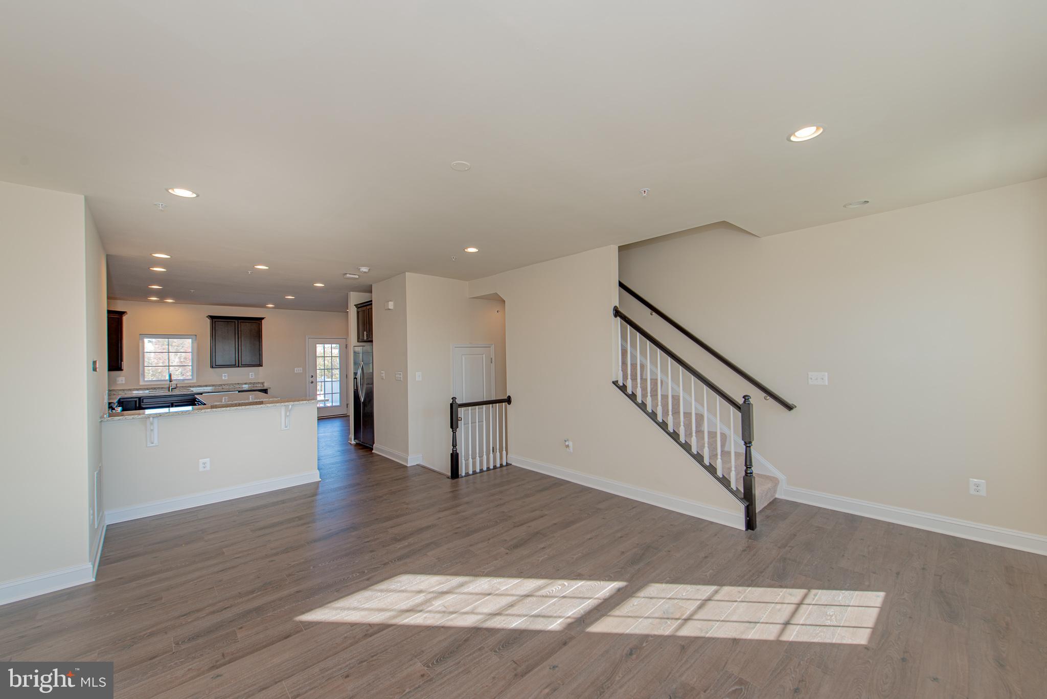 STRAWBRIDGE COMMONS - Residential