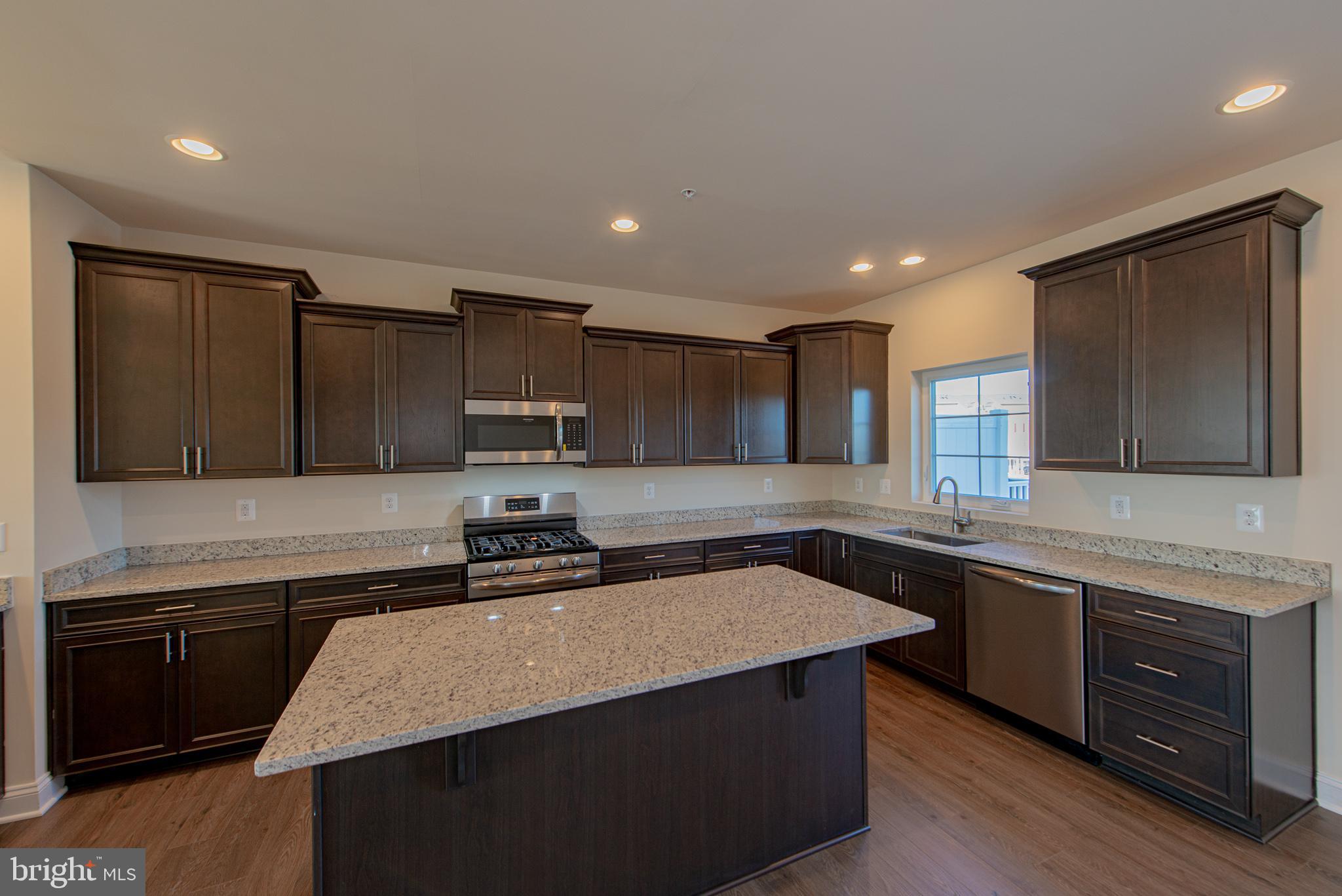 STRAWBRIDGE COMMONS - Residential