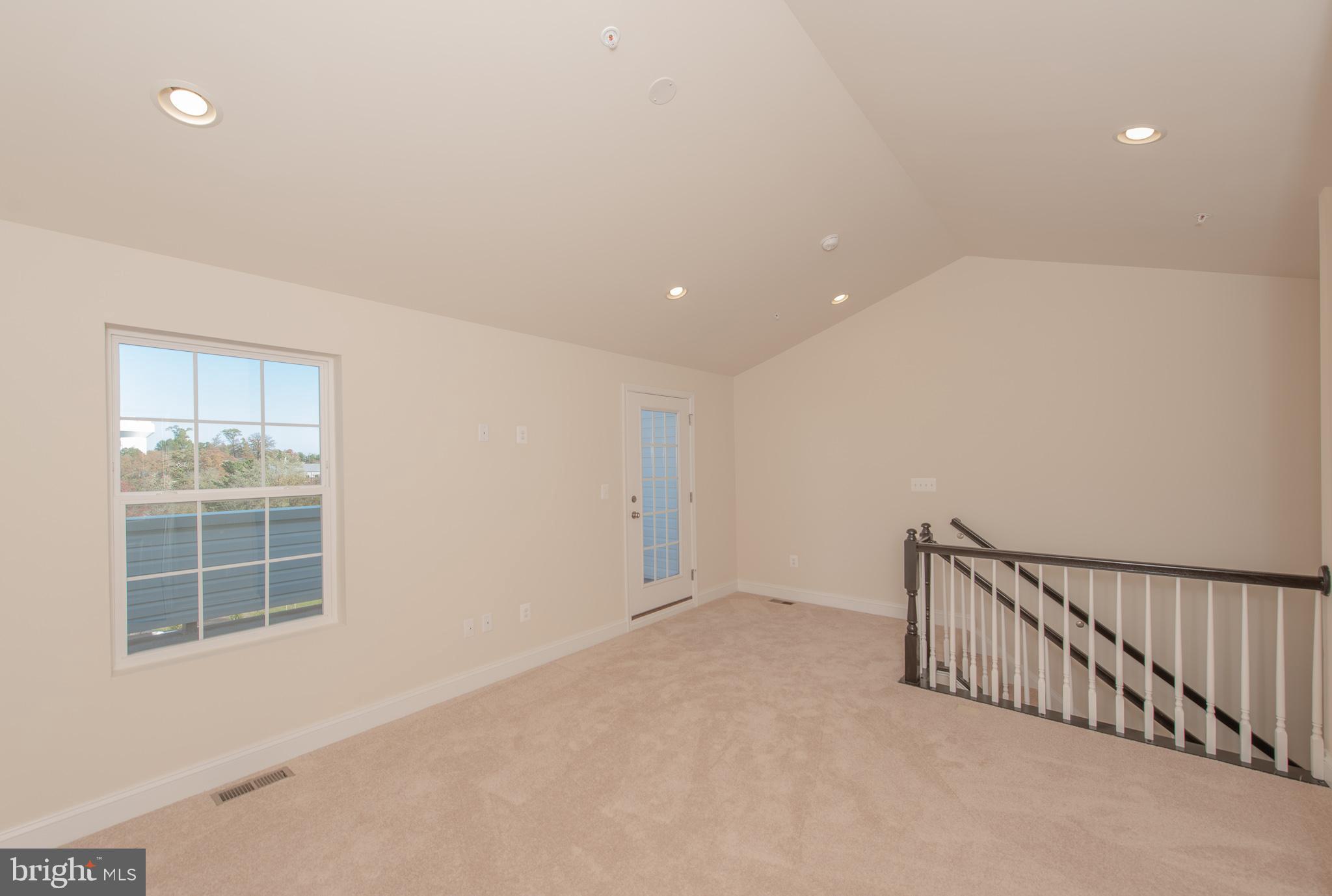 STRAWBRIDGE COMMONS - Residential