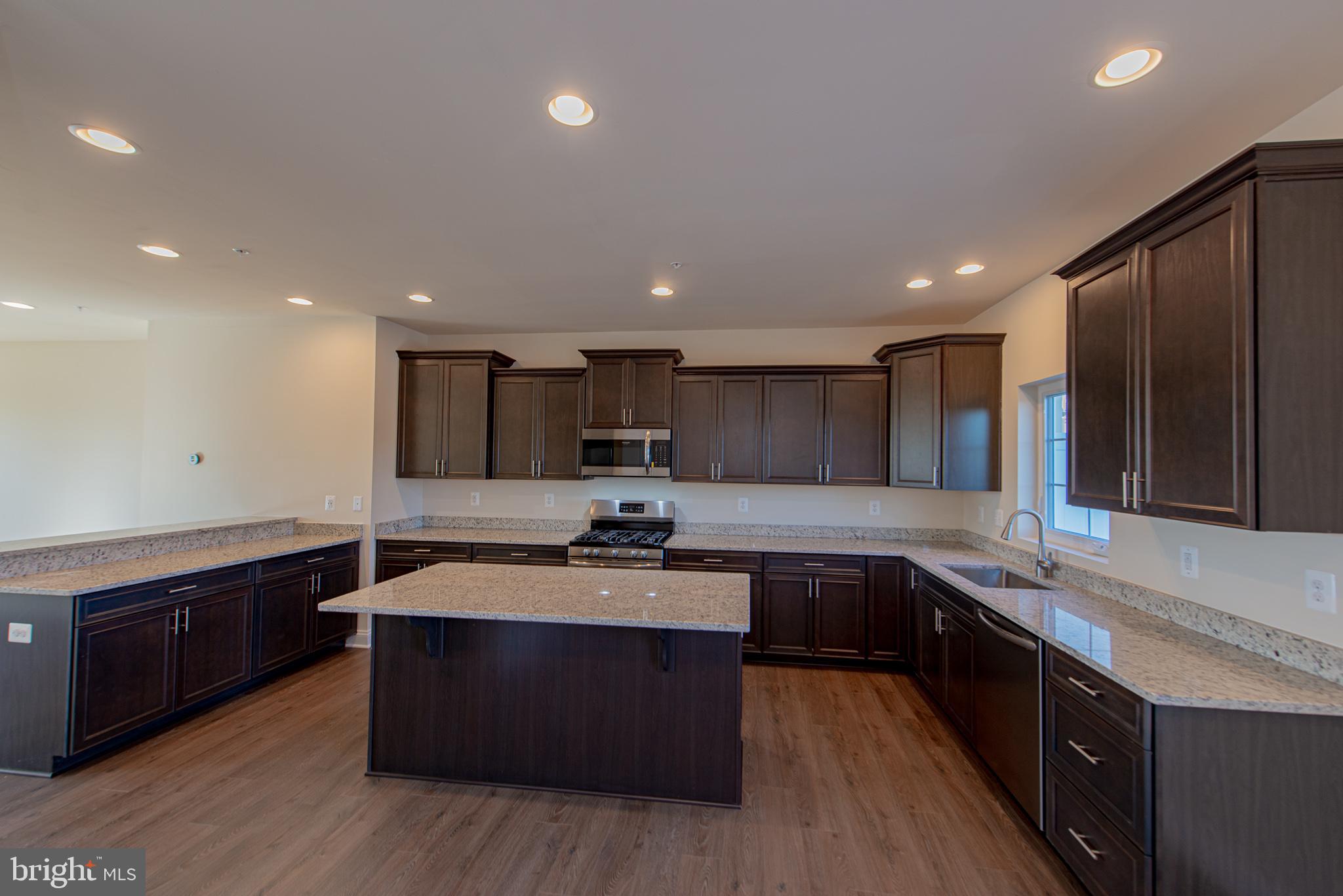 STRAWBRIDGE COMMONS - Residential