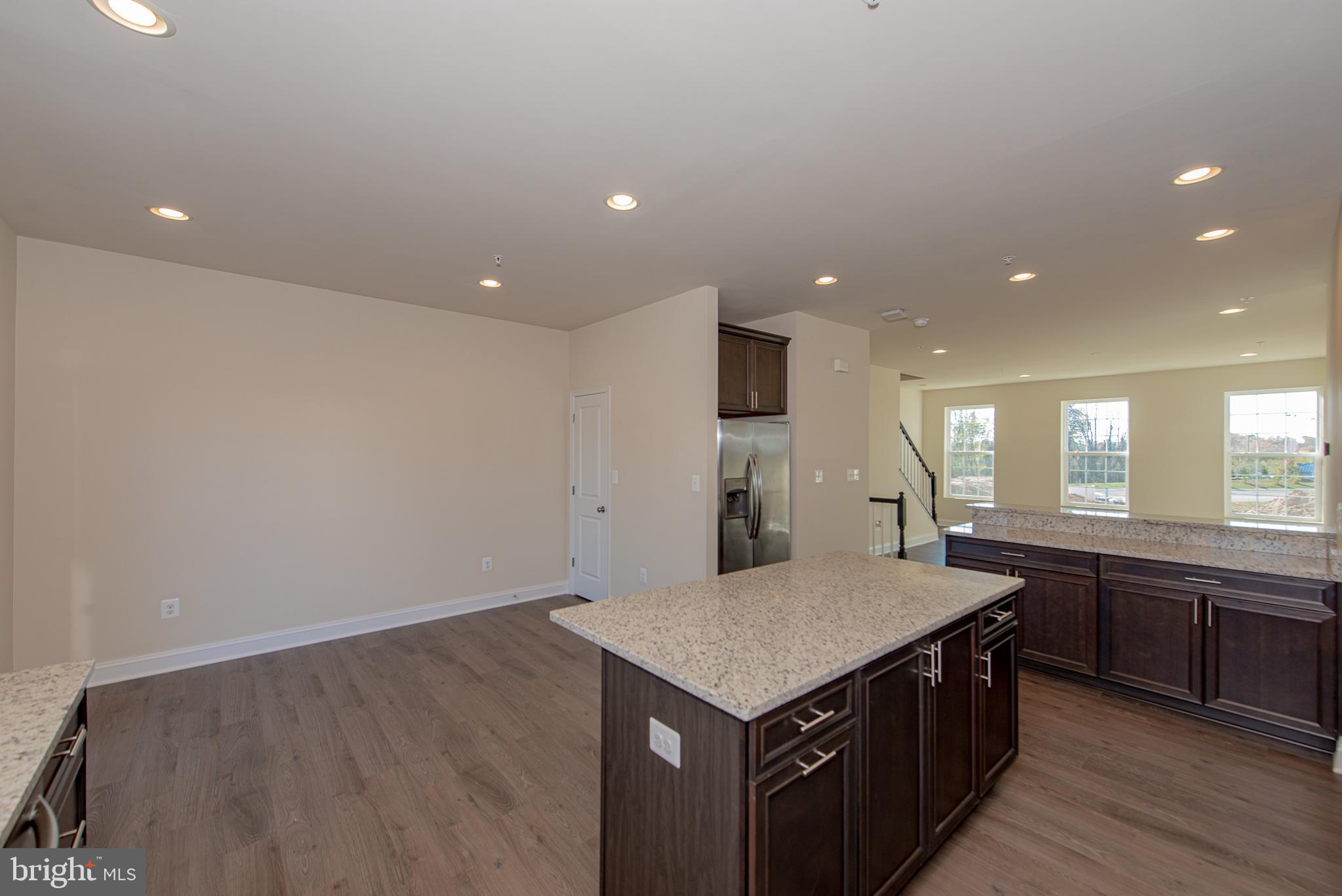 STRAWBRIDGE COMMONS - Residential