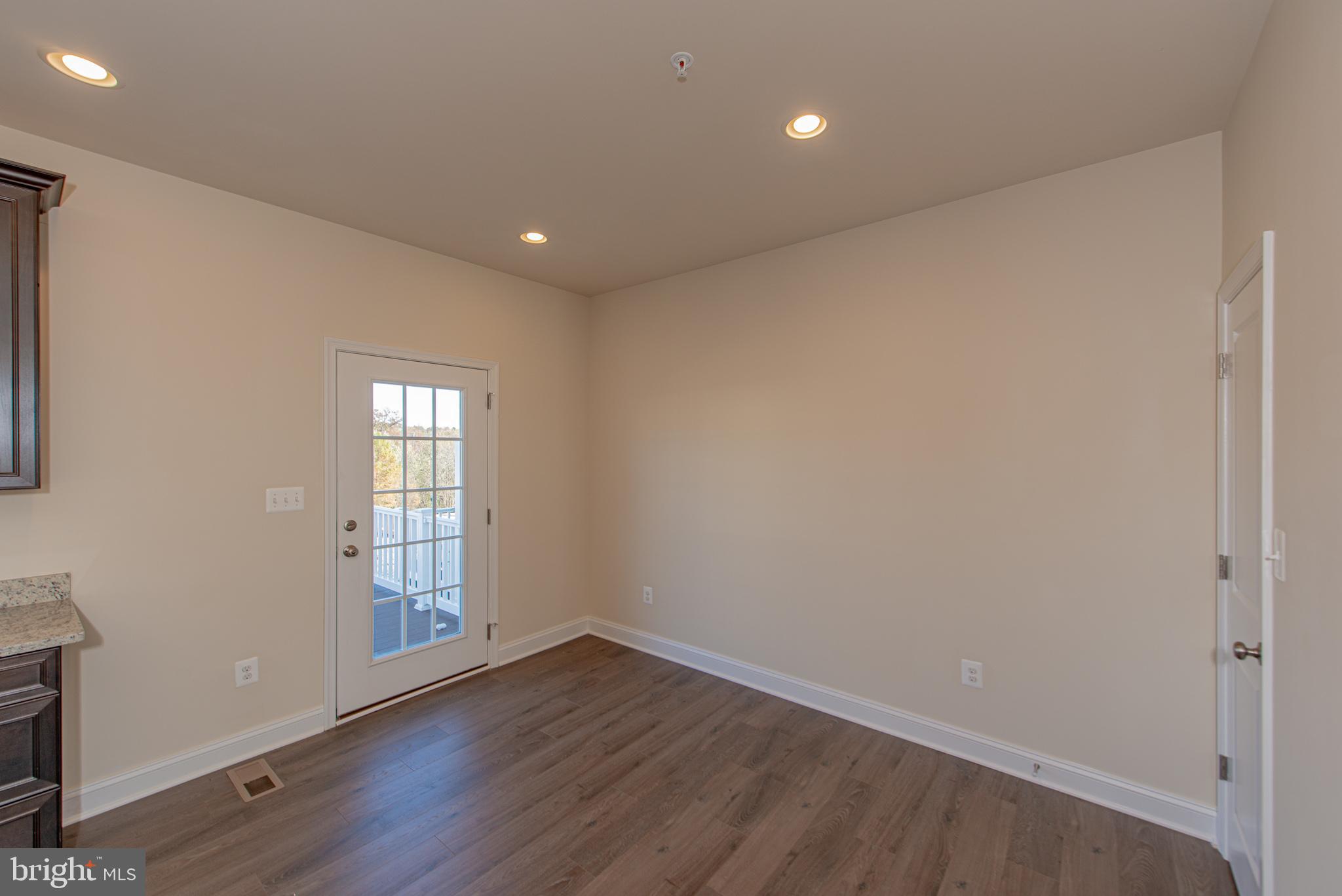 STRAWBRIDGE COMMONS - Residential