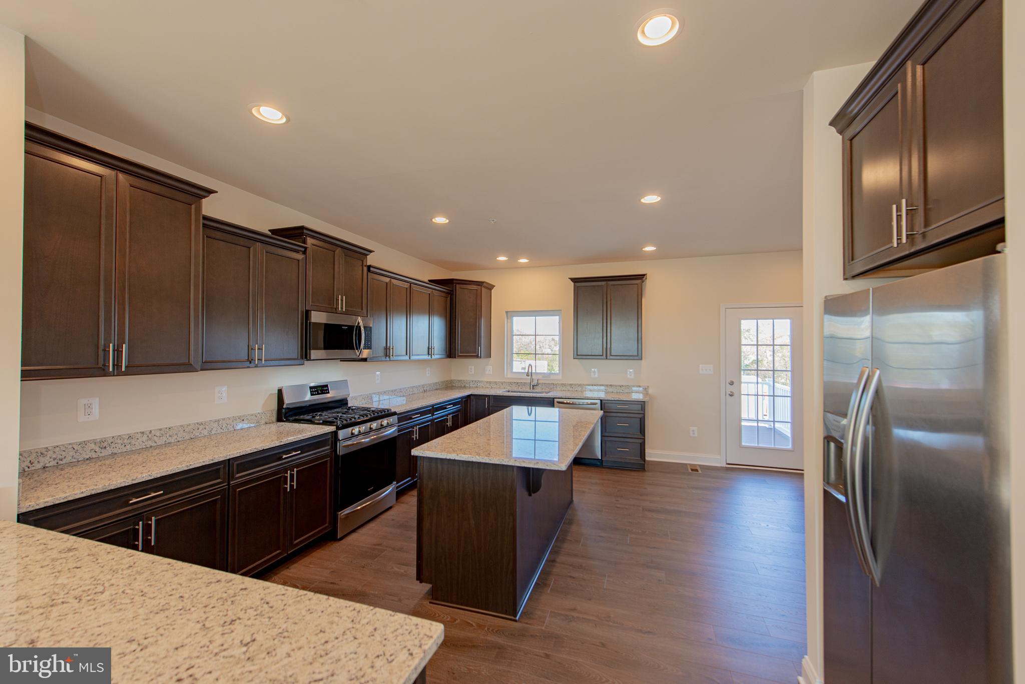 STRAWBRIDGE COMMONS - Residential