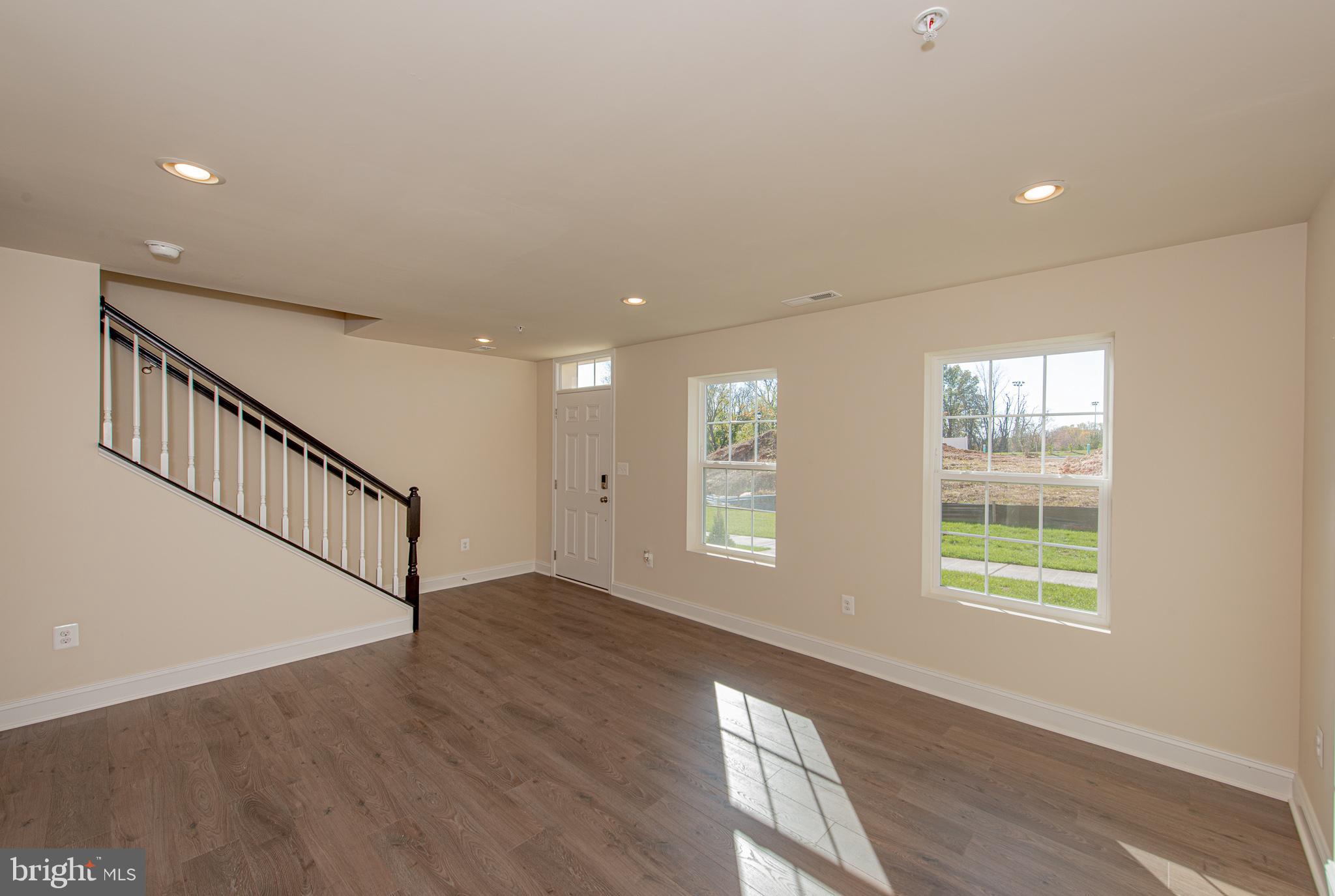 STRAWBRIDGE COMMONS - Residential