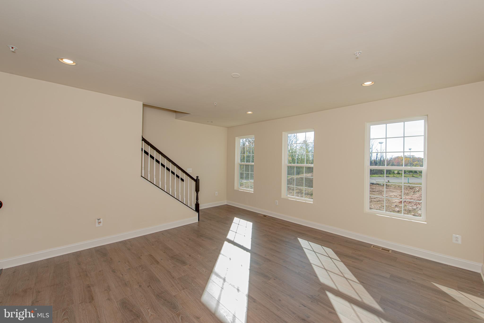 STRAWBRIDGE COMMONS - Residential