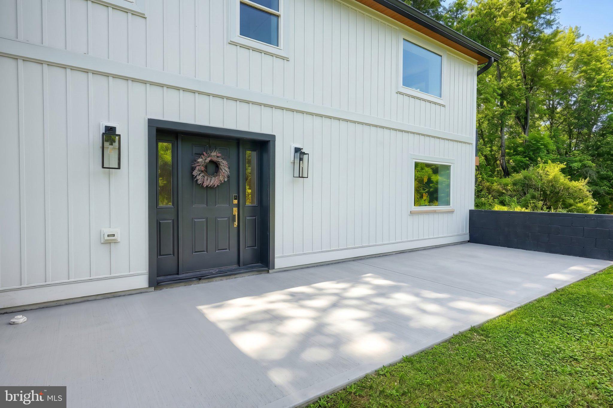 1001 FREDERICK PIKE