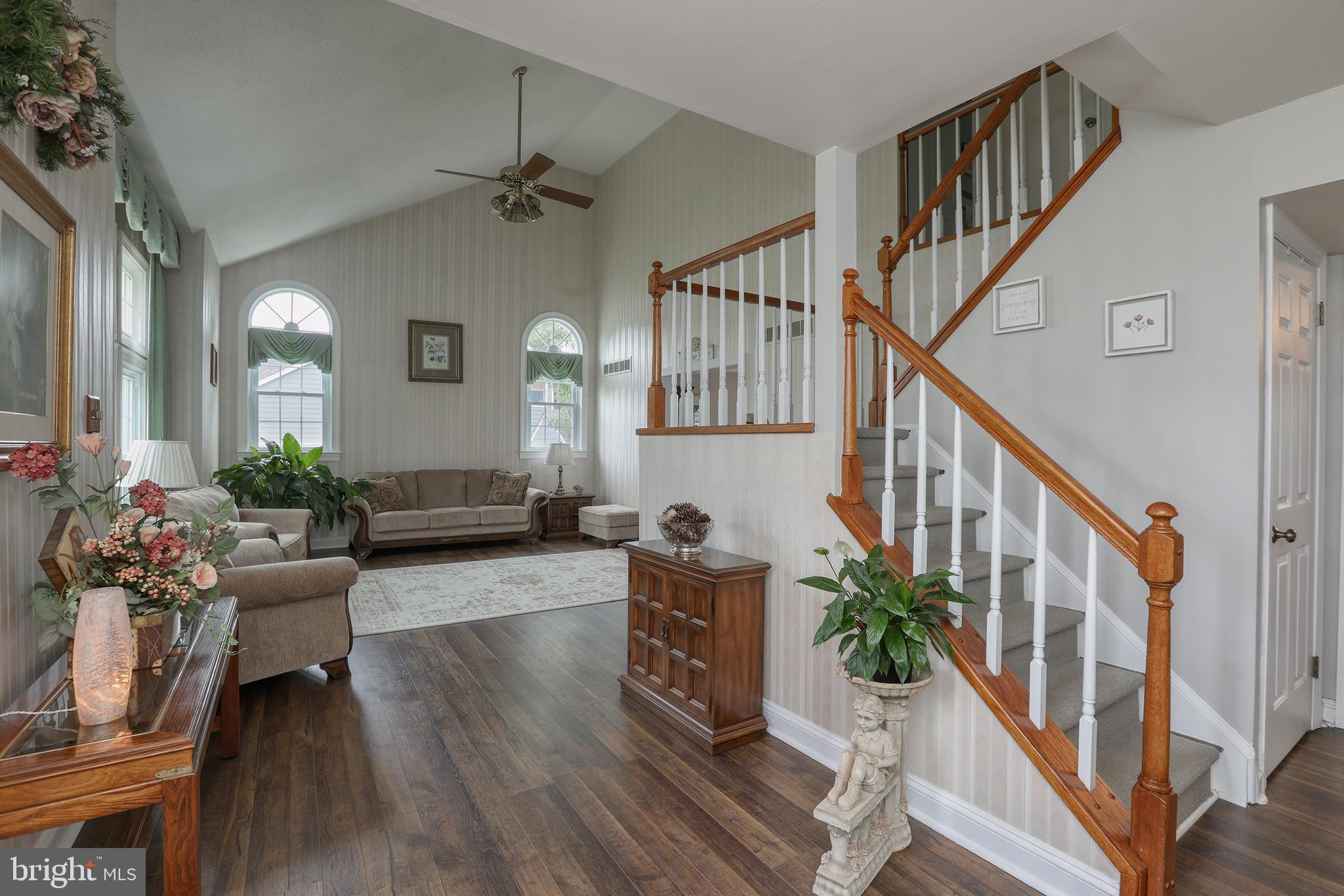 451 KNOLLBROOK DRIVE