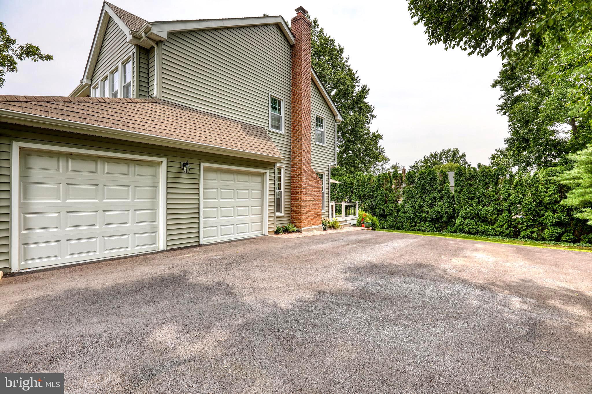 451 KNOLLBROOK DRIVE