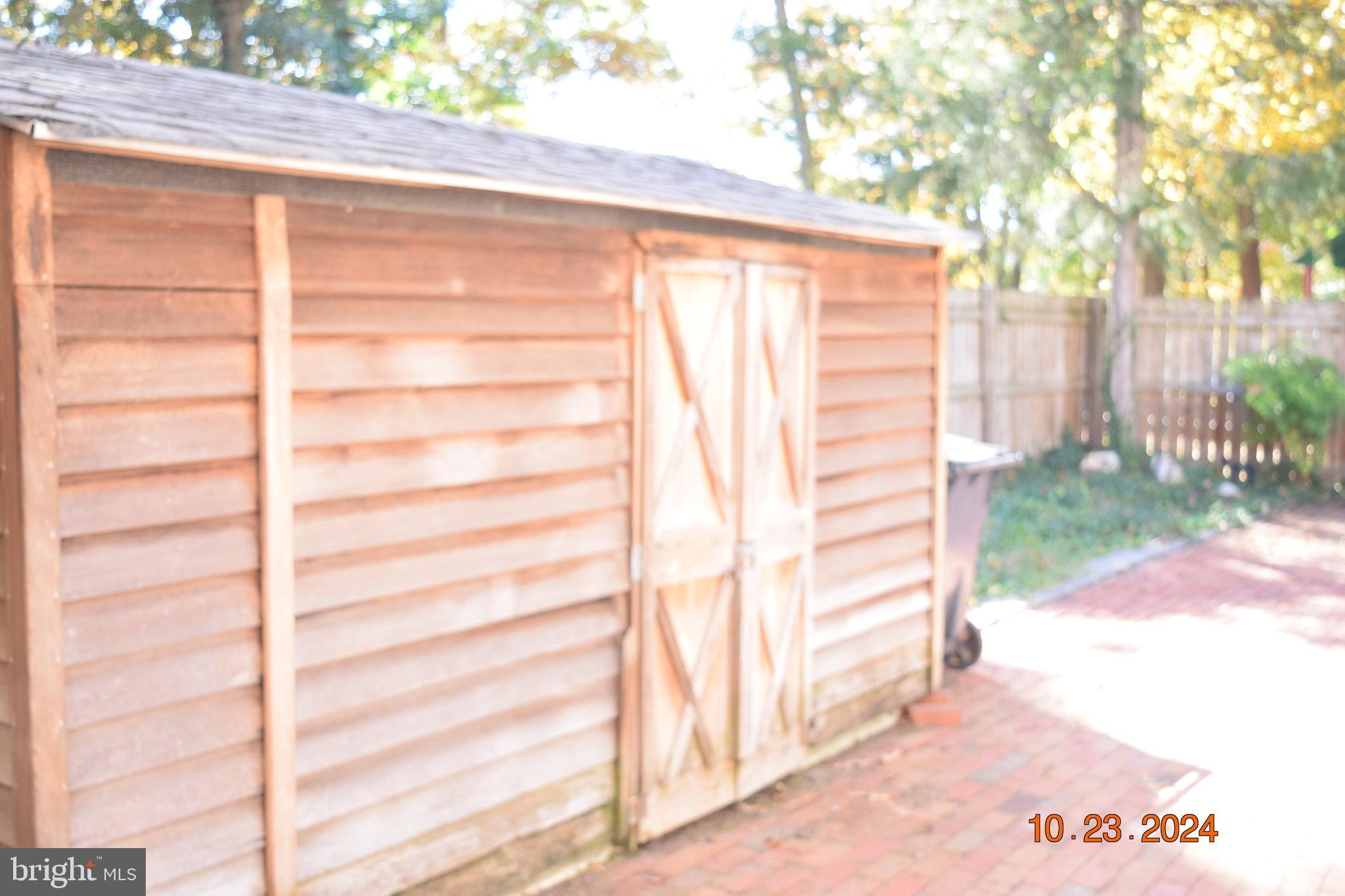 LONDON TOWNE - Residential