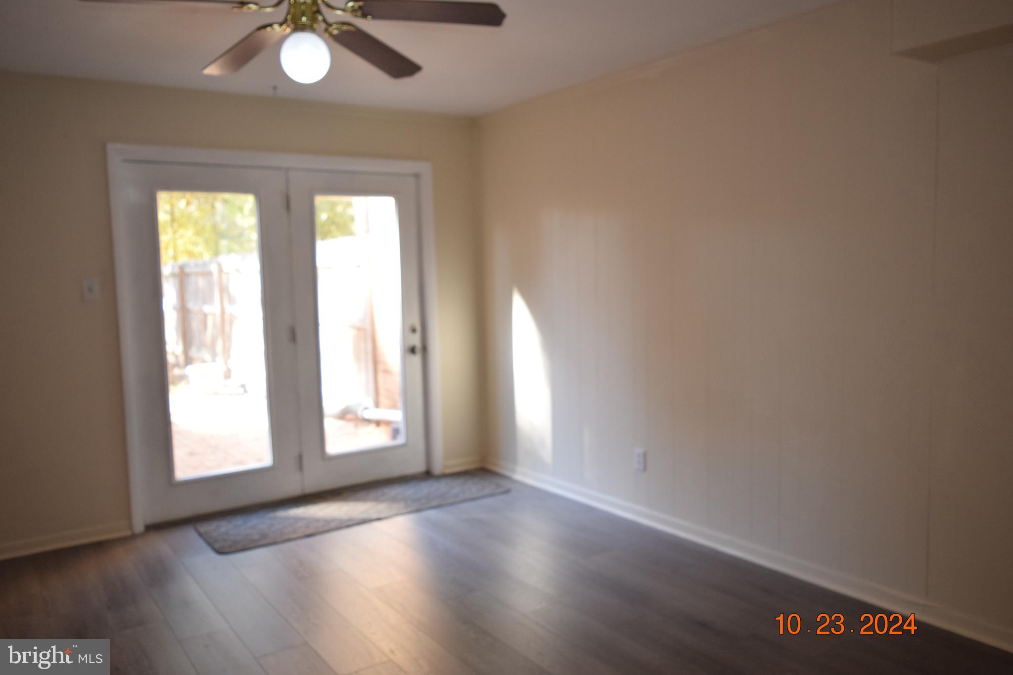 LONDON TOWNE - Residential