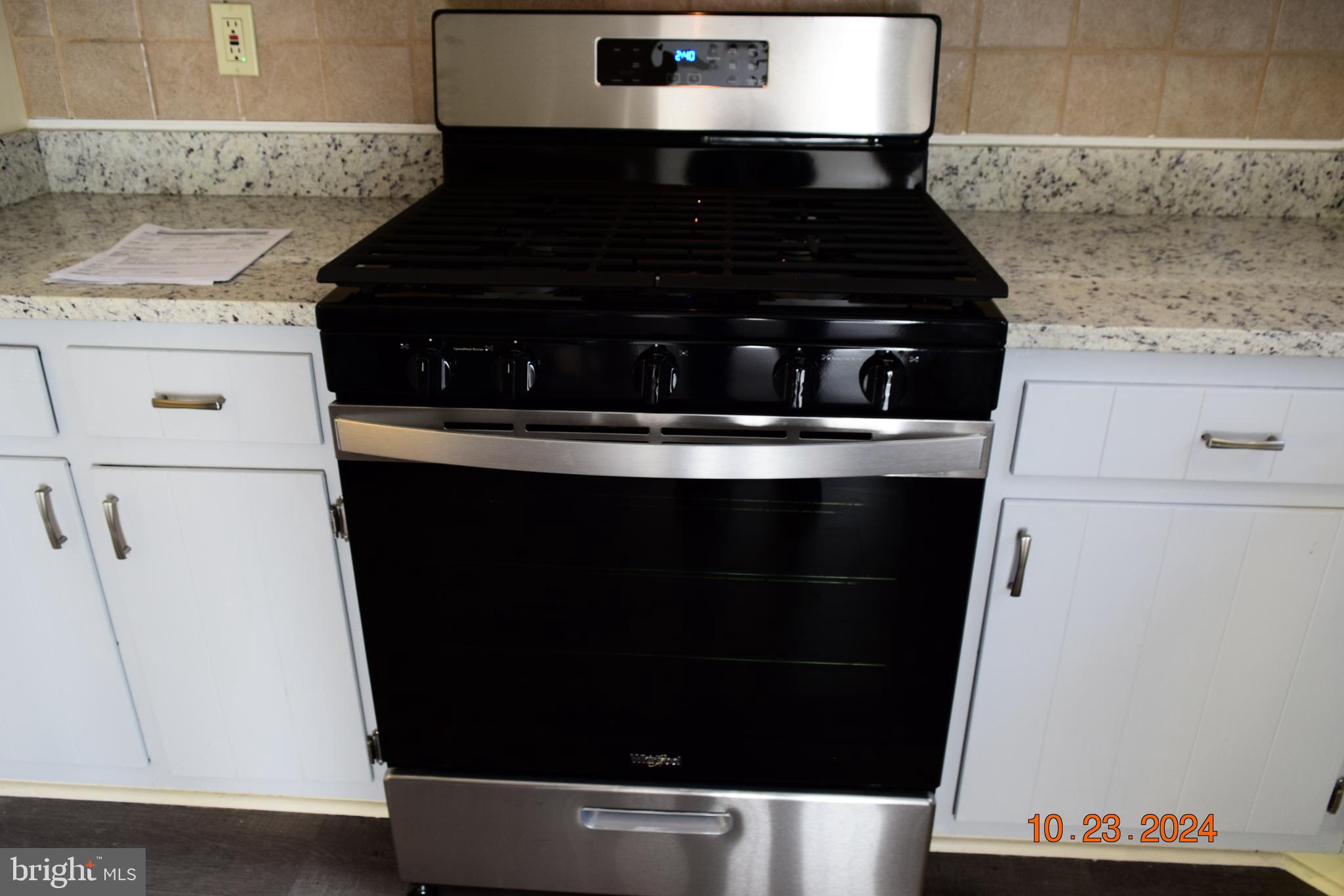 LONDON TOWNE - Residential