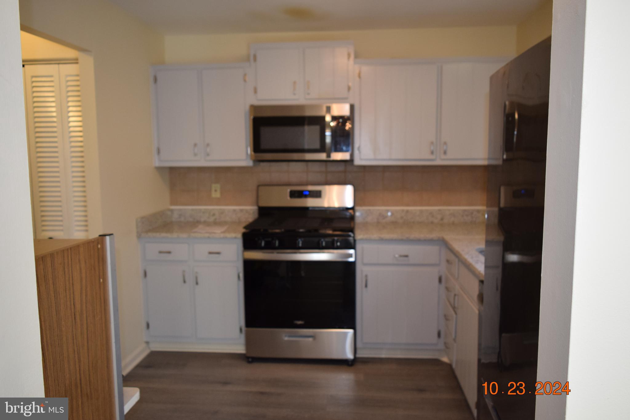 LONDON TOWNE - Residential