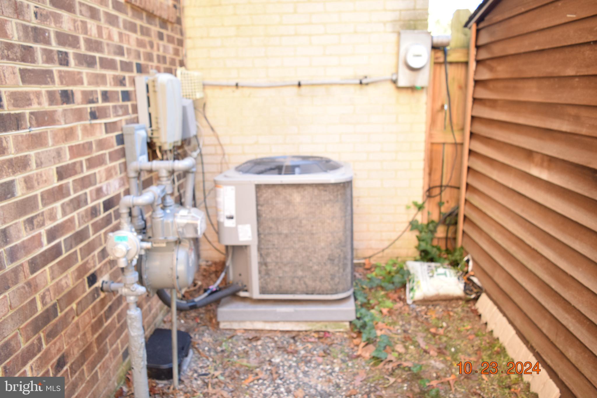 LONDON TOWNE - Residential