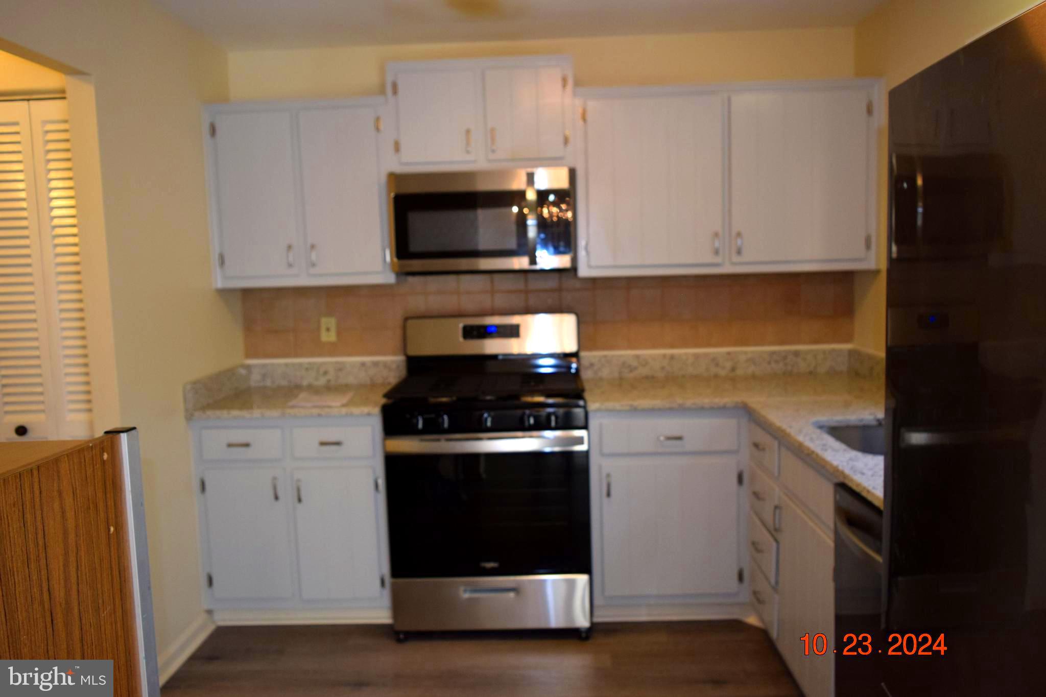 LONDON TOWNE - Residential