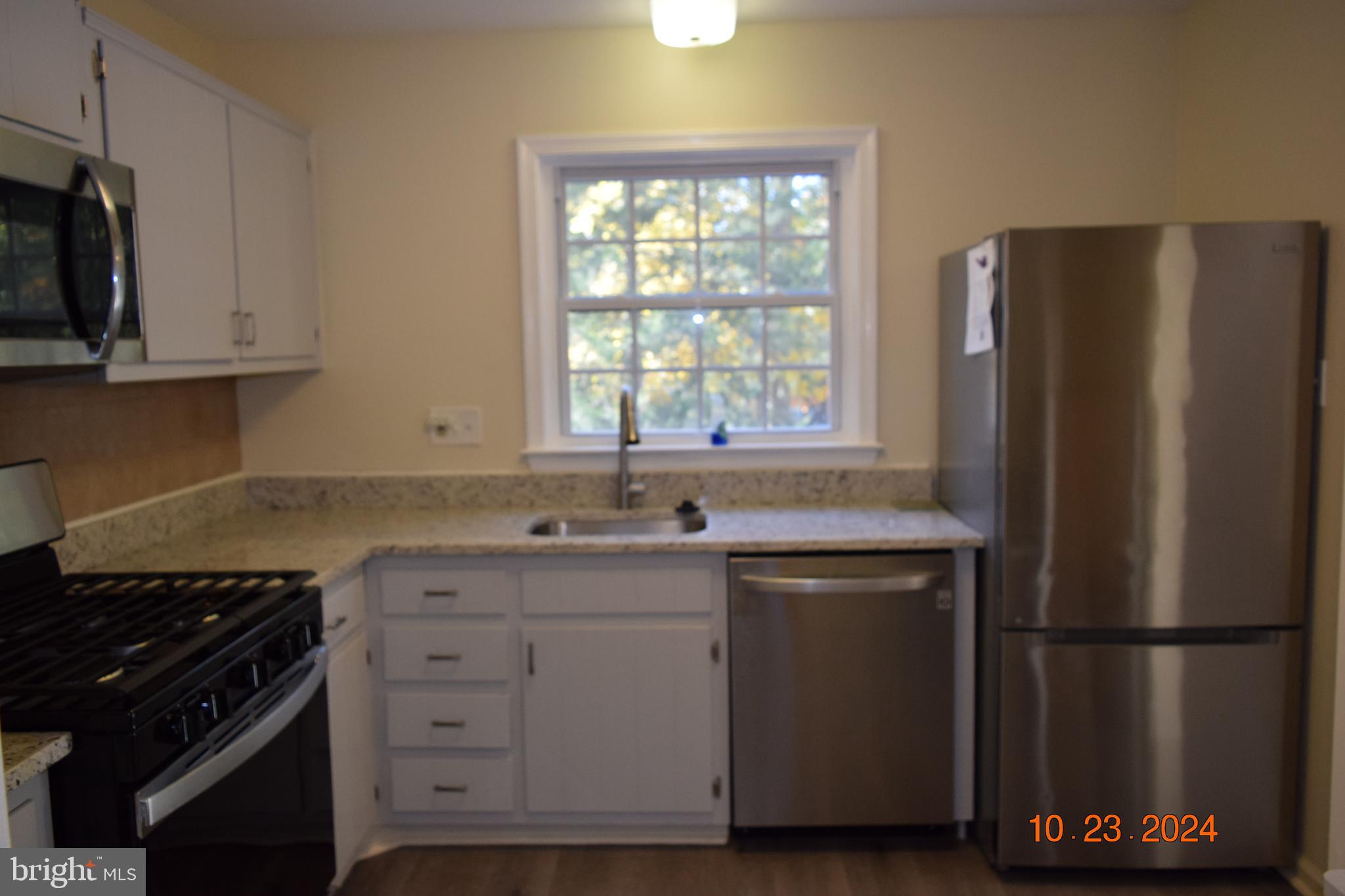 LONDON TOWNE - Residential