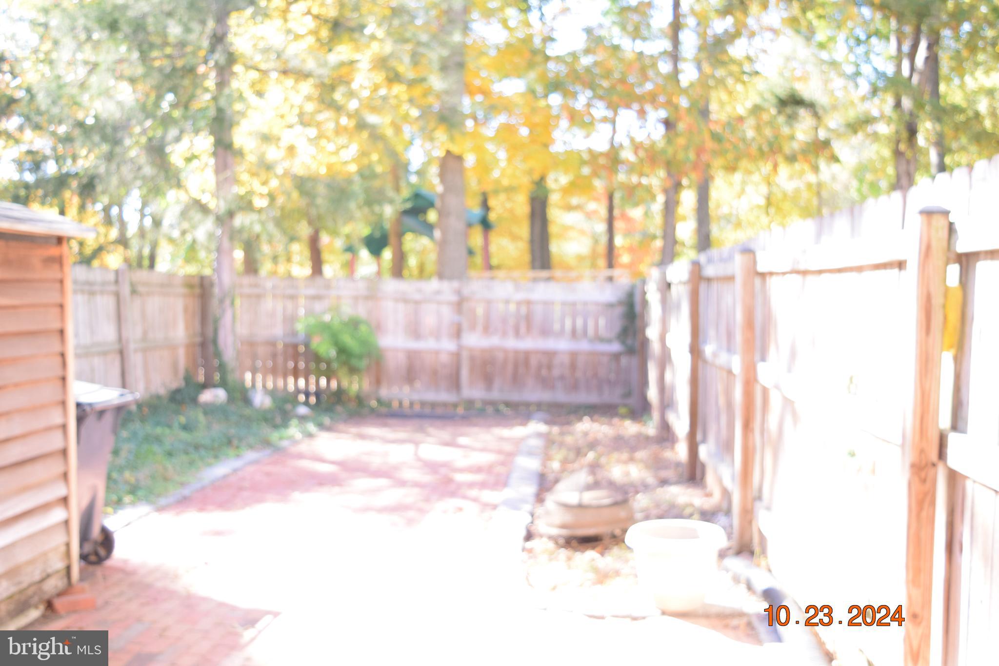 LONDON TOWNE - Residential