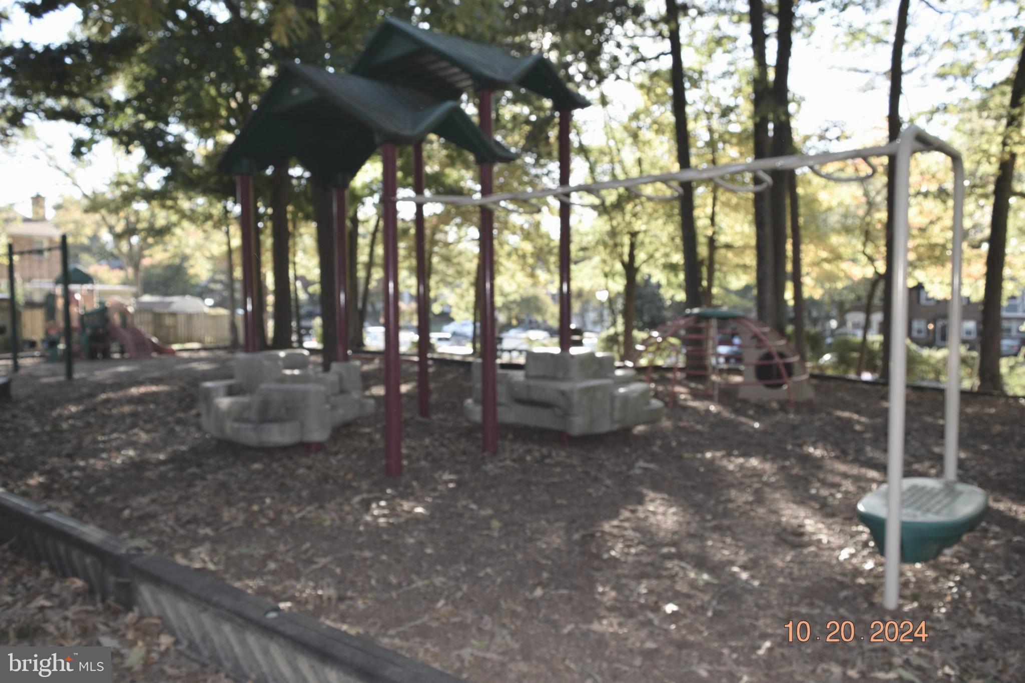 LONDON TOWNE - Residential