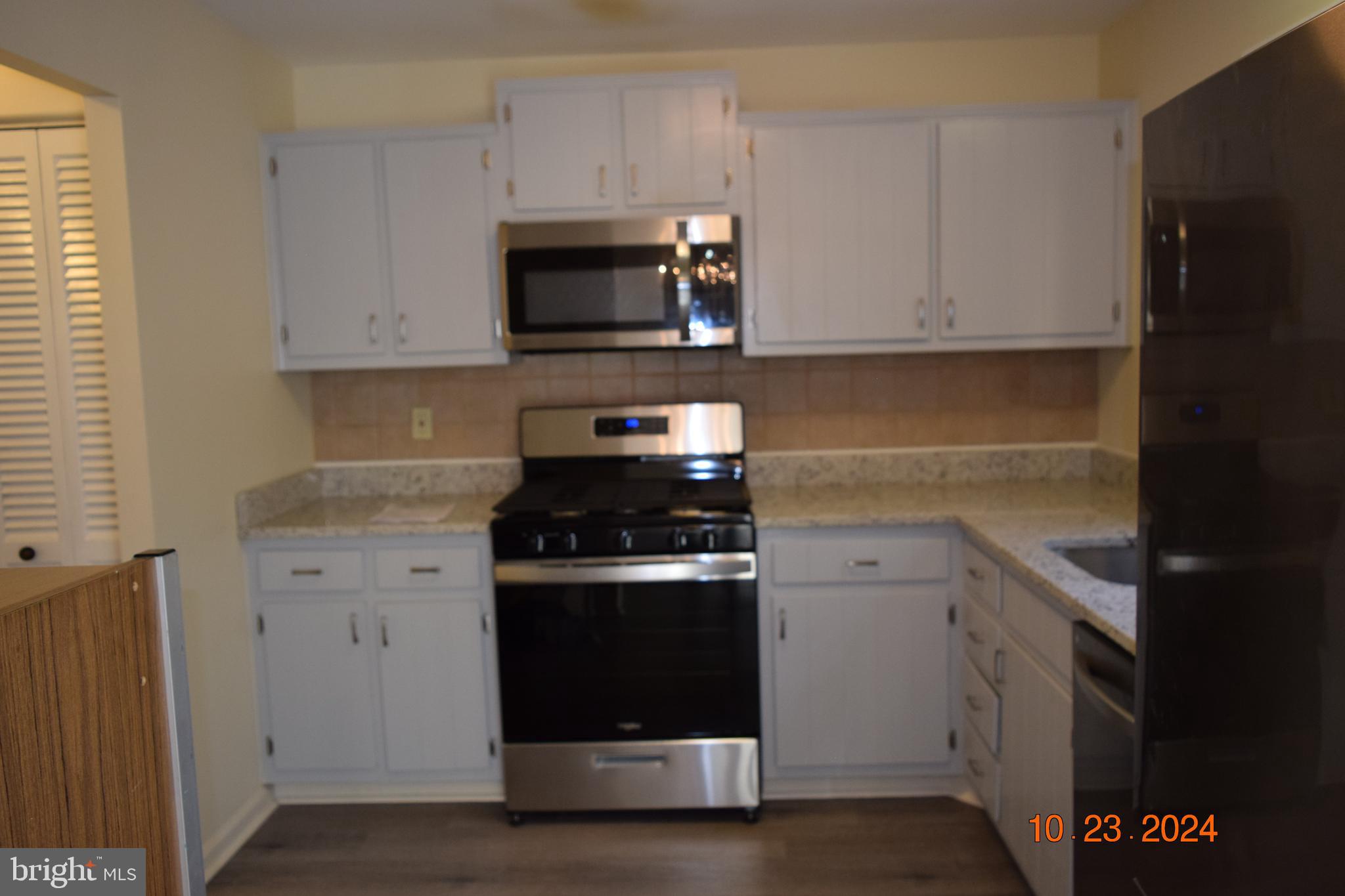 LONDON TOWNE - Residential