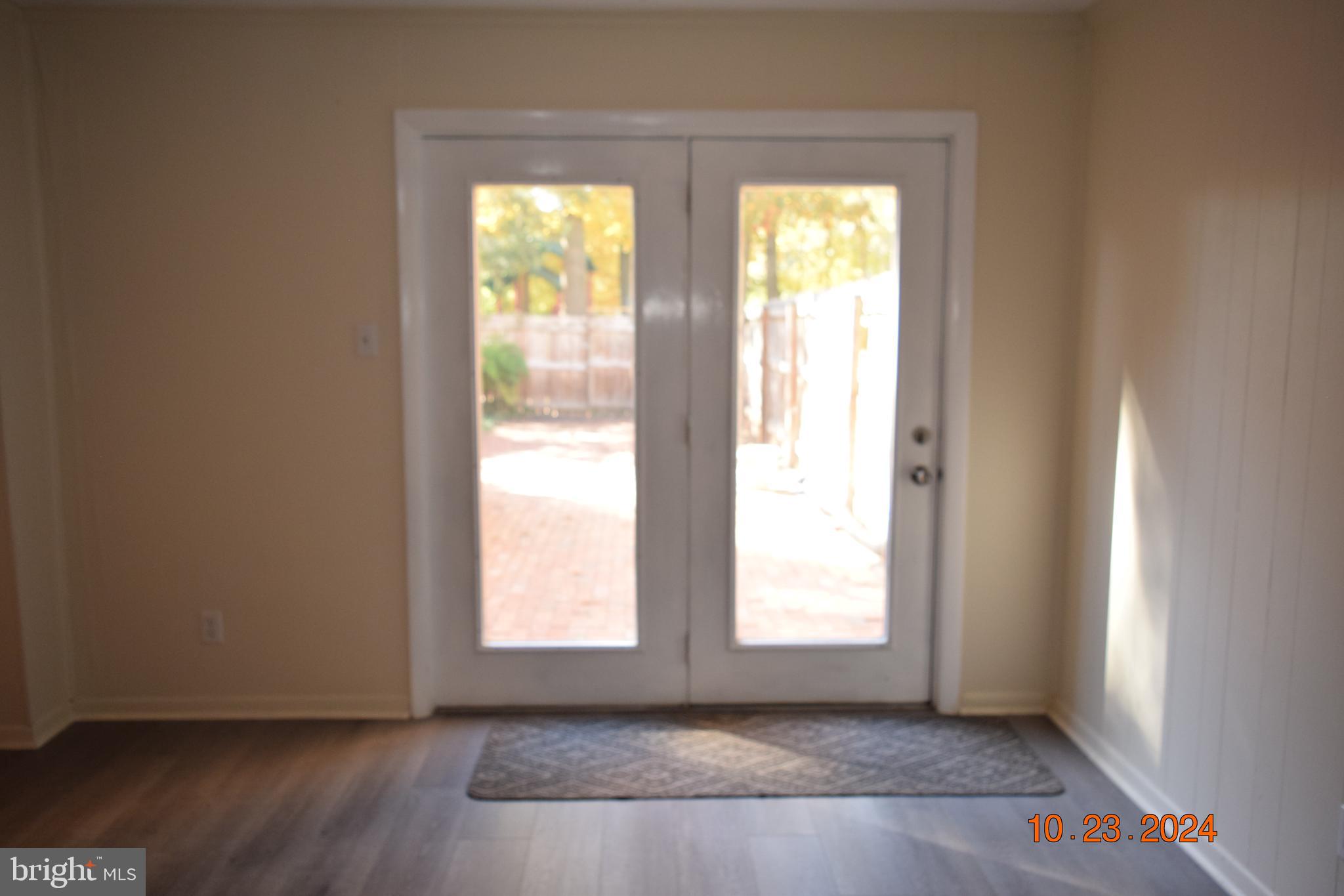 LONDON TOWNE - Residential