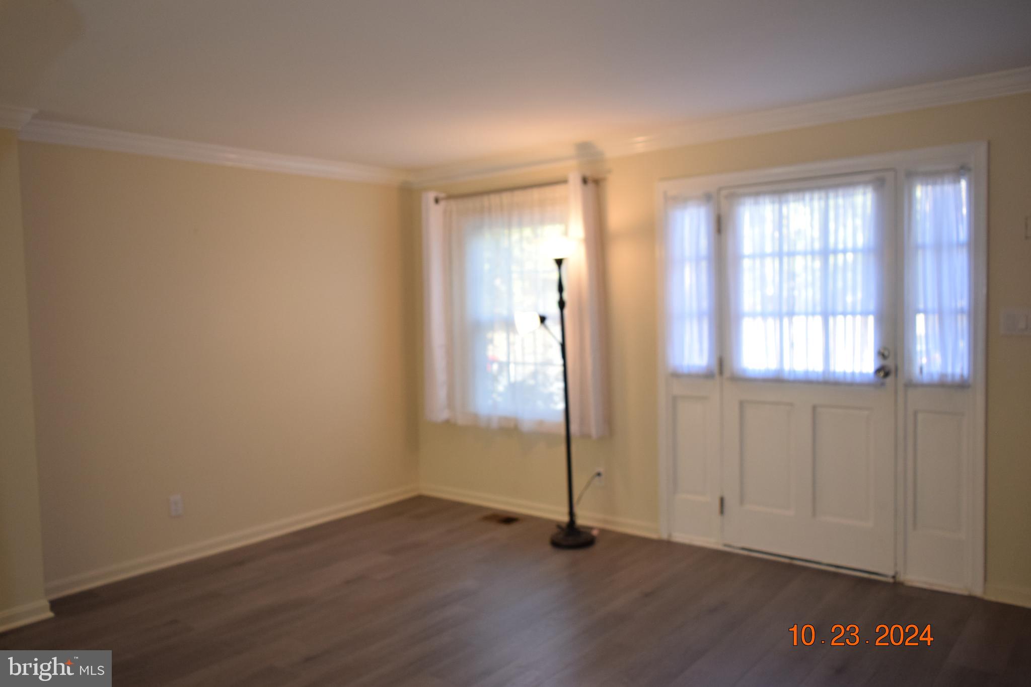 LONDON TOWNE - Residential