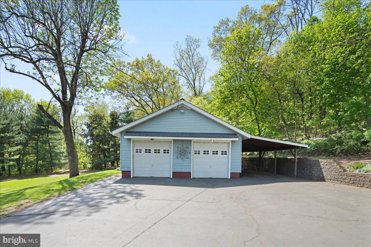 WALKERS ACRES - Residential