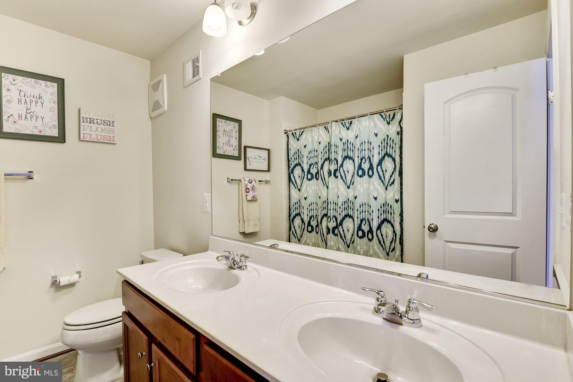 WOODMORE TOWNE CENTRE - Residential