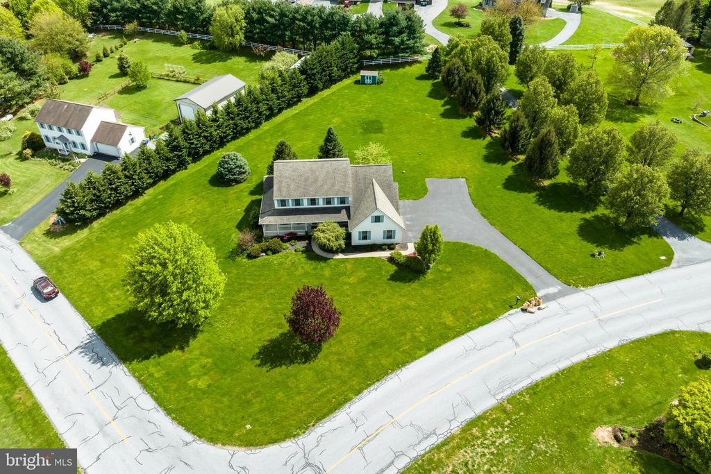 Photo of 5762 GLEN OAKS DR, NARVON, PA 17555 (MLS # PALA2030894)