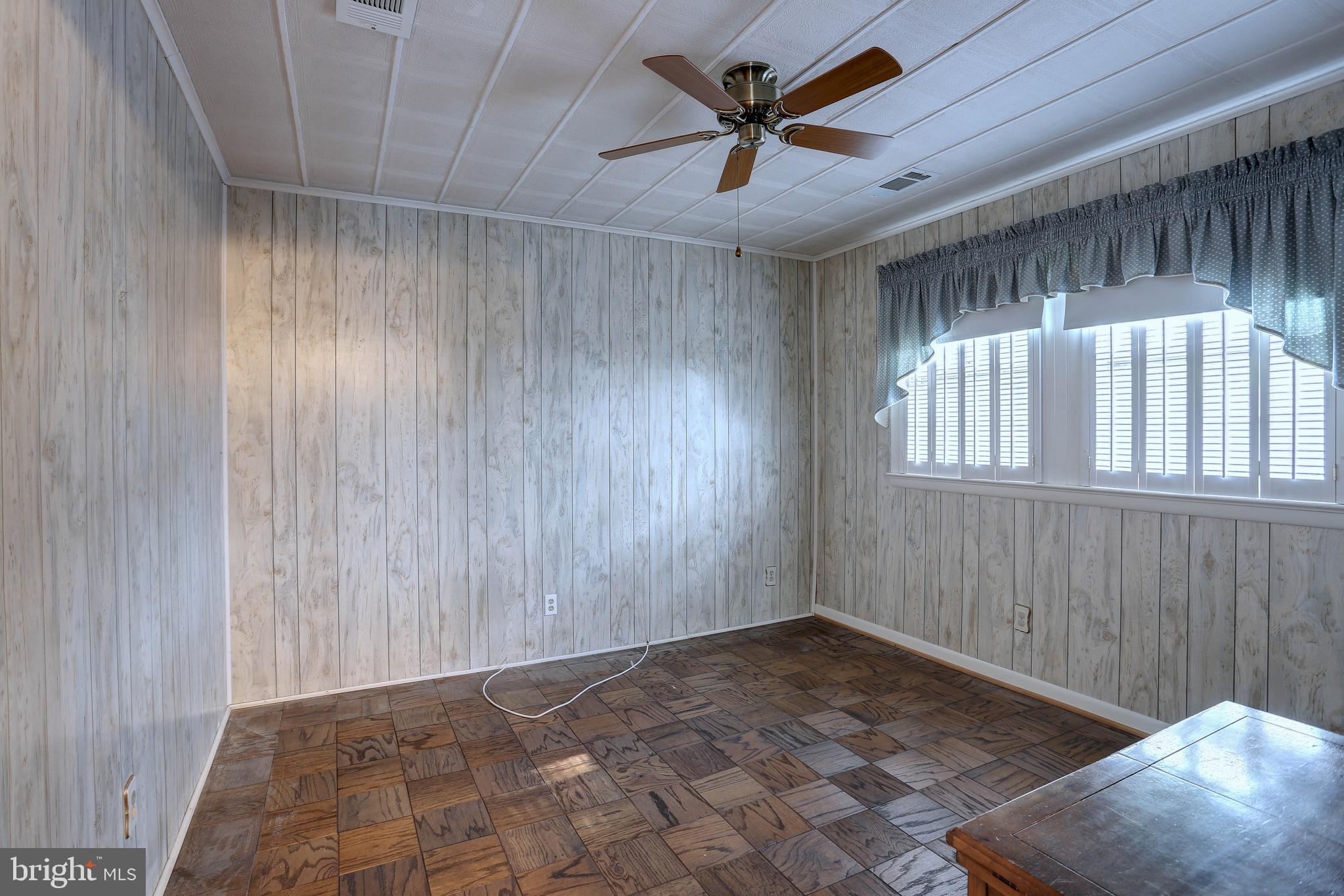 SOUTH LAUREL - Residential