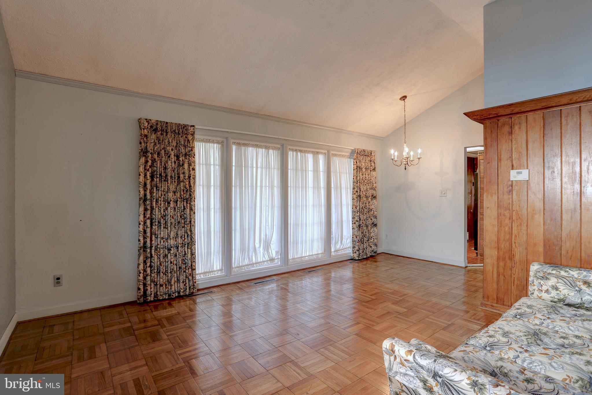 SOUTH LAUREL - Residential