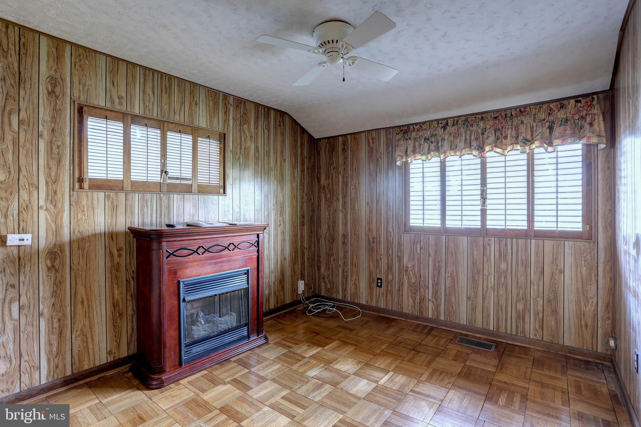 SOUTH LAUREL - Residential