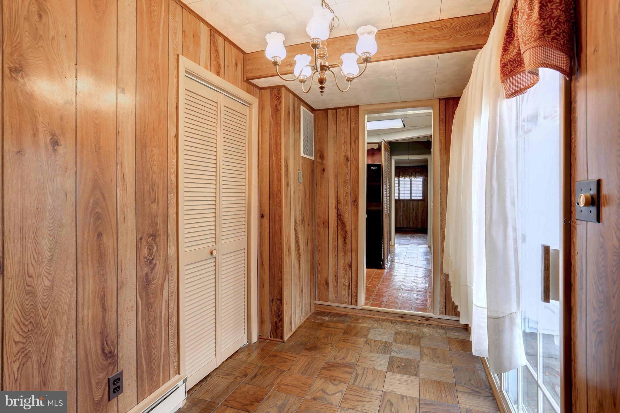 SOUTH LAUREL - Residential