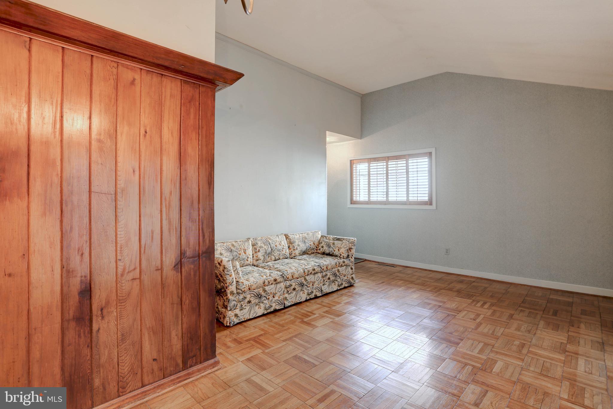 SOUTH LAUREL - Residential