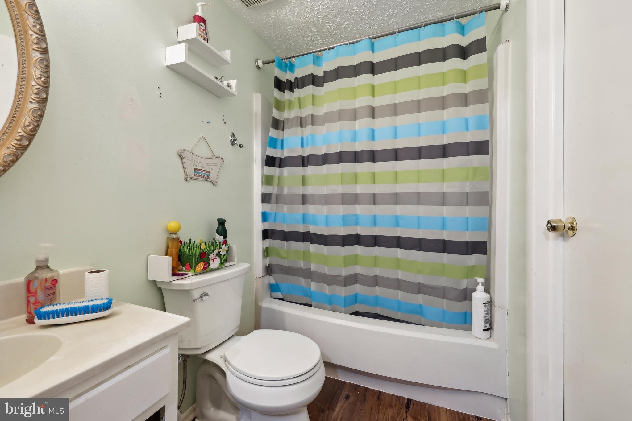 DEVILS REACH CONDOS - Residential