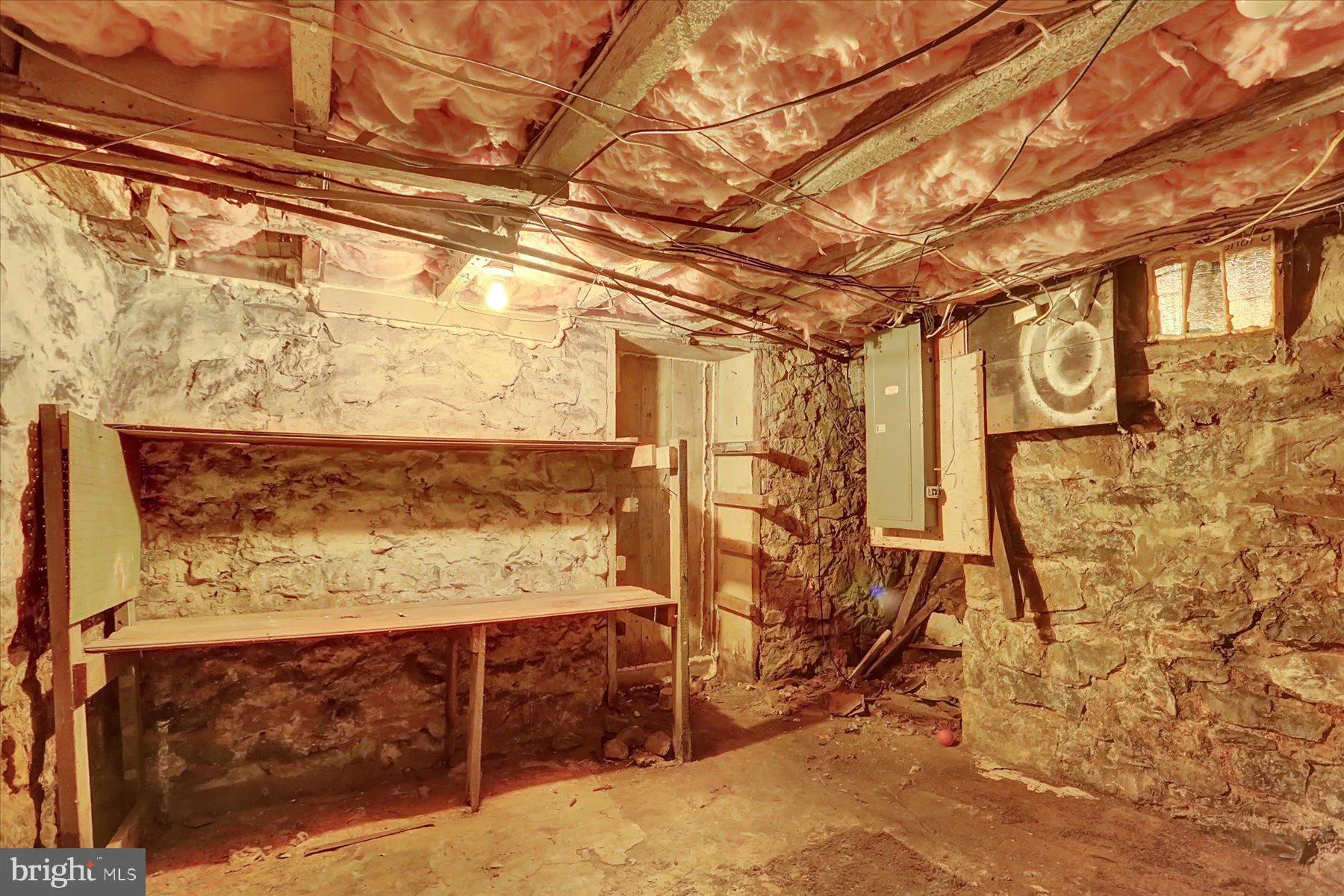 Columbia, Pennsylvania 17512, United States, 3 Bedrooms Bedrooms, ,1 BathroomBathrooms,Residential,Pending,101817