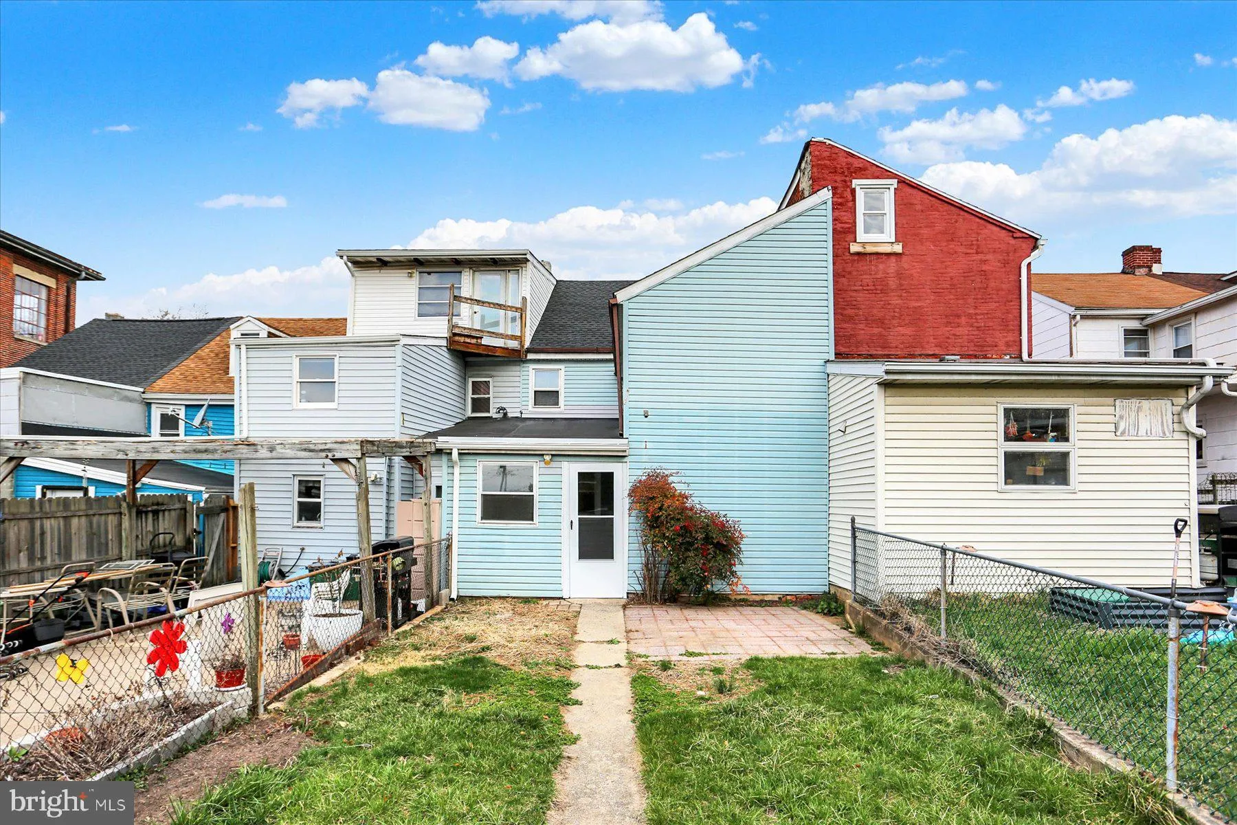 Columbia, Pennsylvania 17512, United States, 3 Bedrooms Bedrooms, ,1 BathroomBathrooms,Residential,Pending,101817