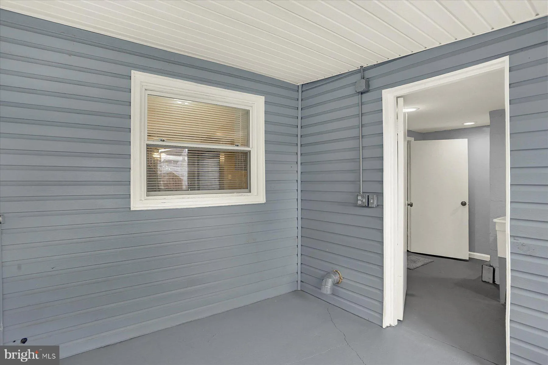 Columbia, Pennsylvania 17512, United States, 3 Bedrooms Bedrooms, ,1 BathroomBathrooms,Residential,Pending,101817