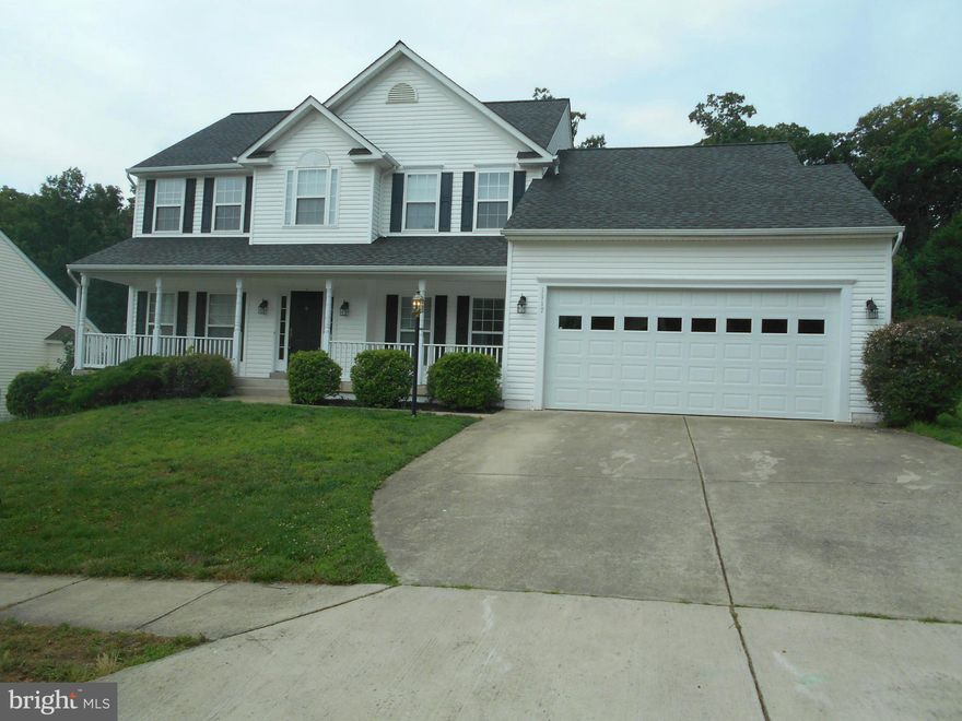 GORGEOUS HOME . SUPER LARGE GOURMET KITCHEN, LARGE FAMILY ROOM. GREAT LOCATION  CONVENIENT TO EVERYTHING.