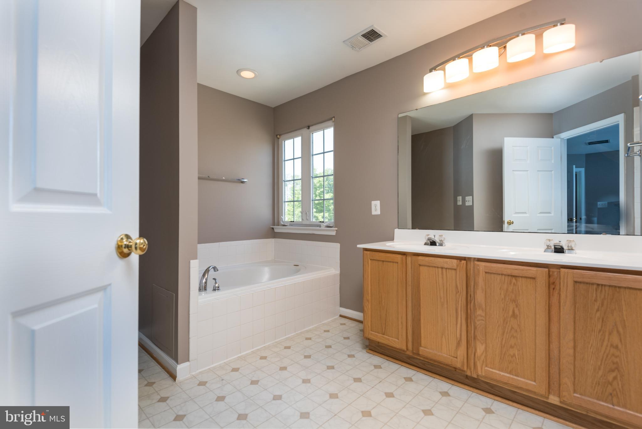 SOMERSET - Residential Lease