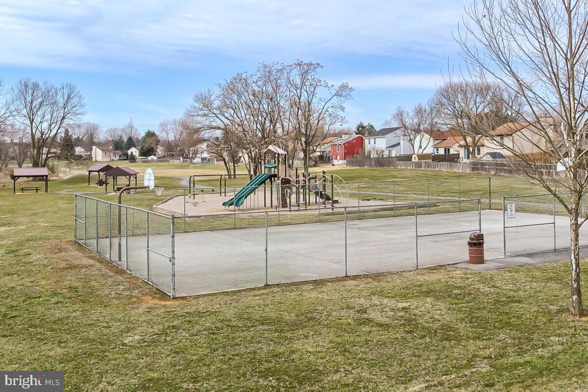 FREDERICKTOWNE VILLAGE - Residential