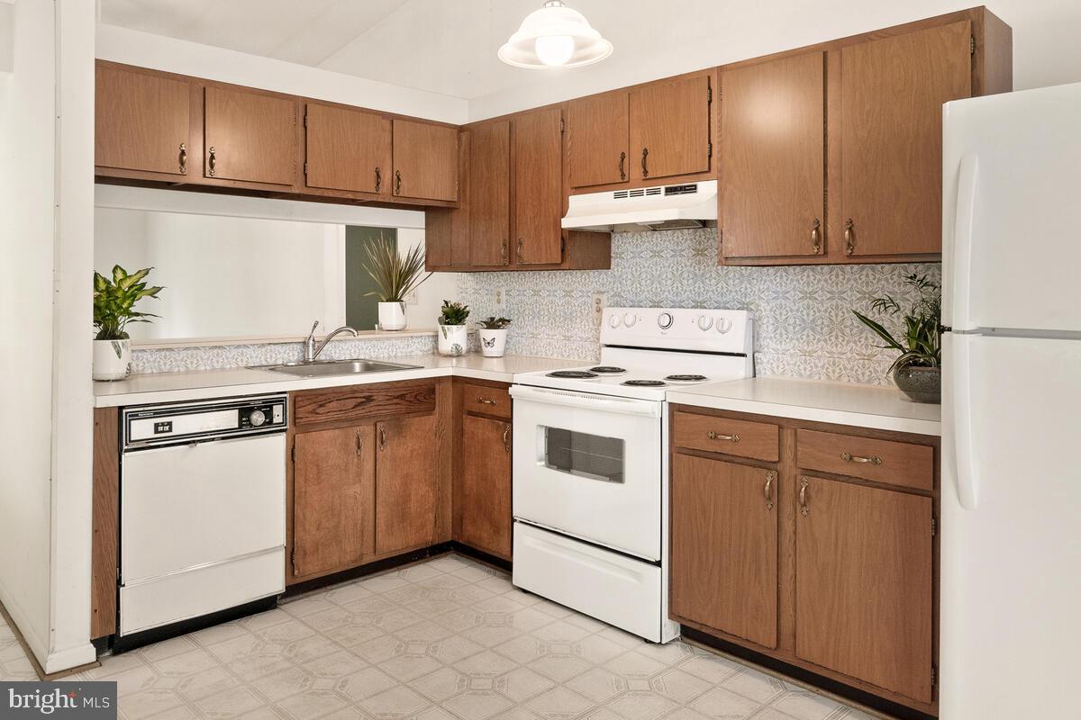 FREDERICKTOWNE VILLAGE - Residential