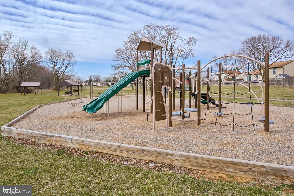 FREDERICKTOWNE VILLAGE - Residential