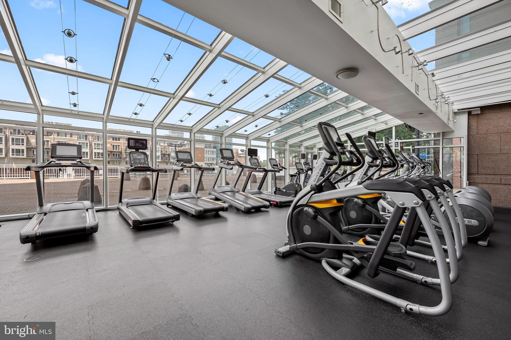 PIERSIDE AT HARBORVIEW - Residential