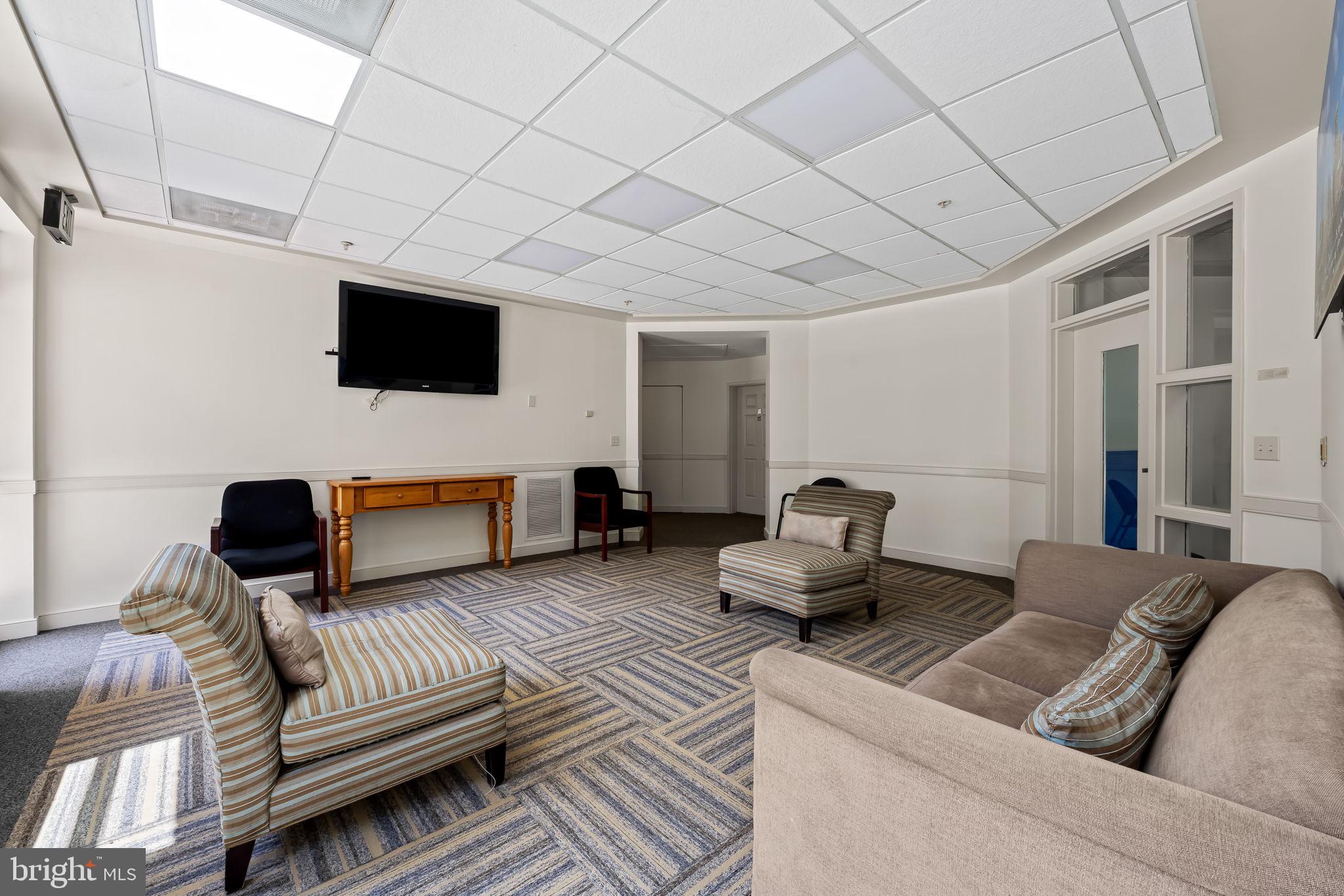 PIERSIDE AT HARBORVIEW - Residential