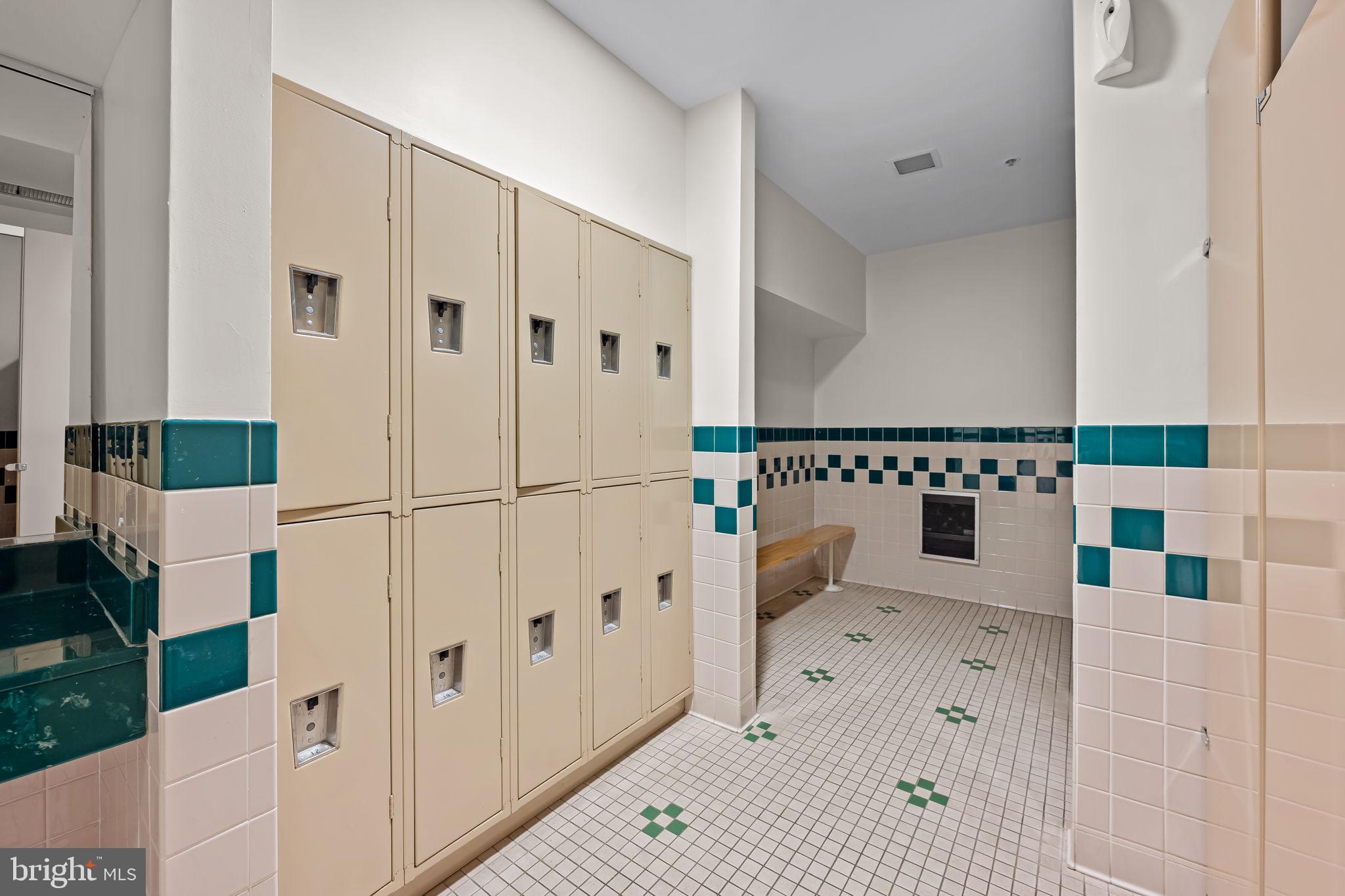 PIERSIDE AT HARBORVIEW - Residential