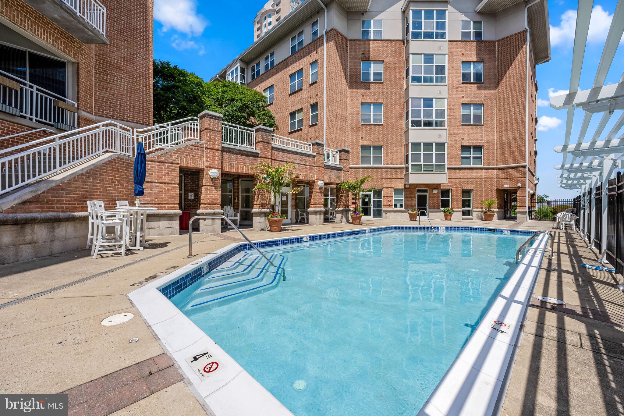 PIERSIDE AT HARBORVIEW - Residential